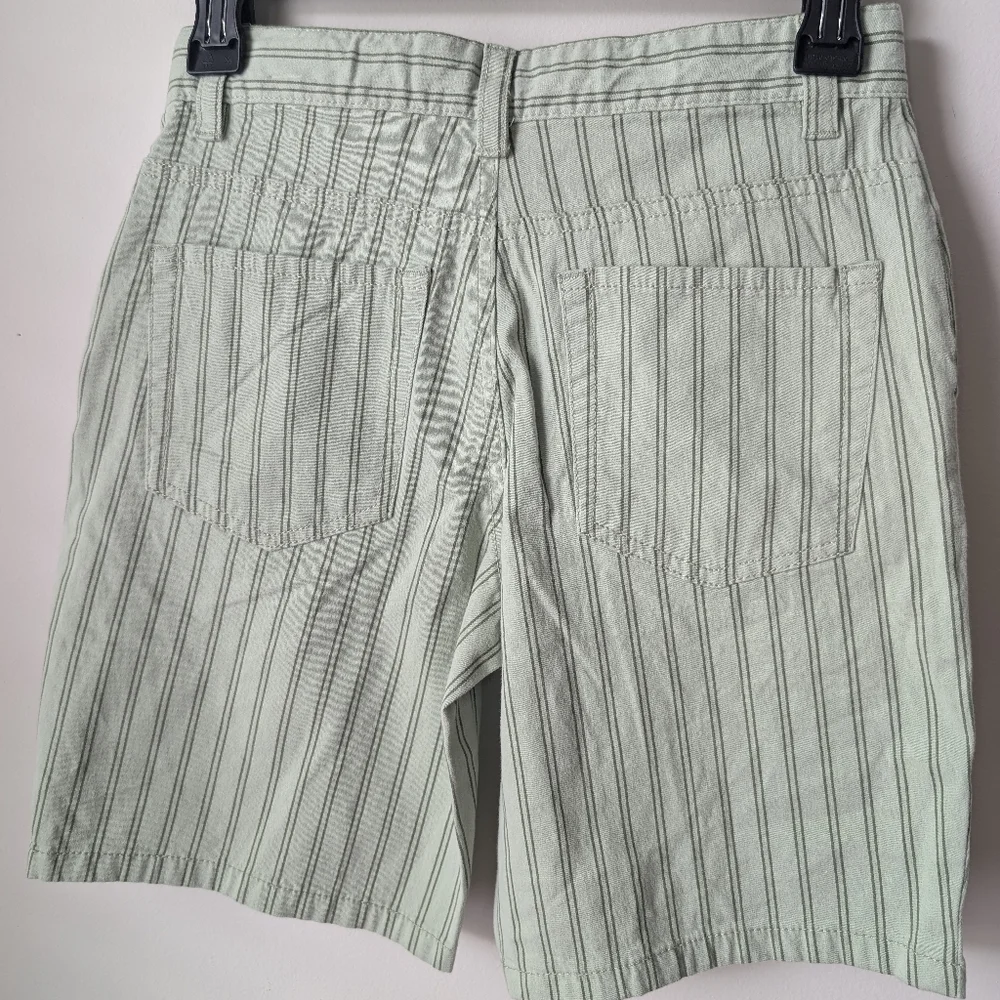 Cat & Jack Green Striped Flat Front Chino Shorts Size 10 NEW